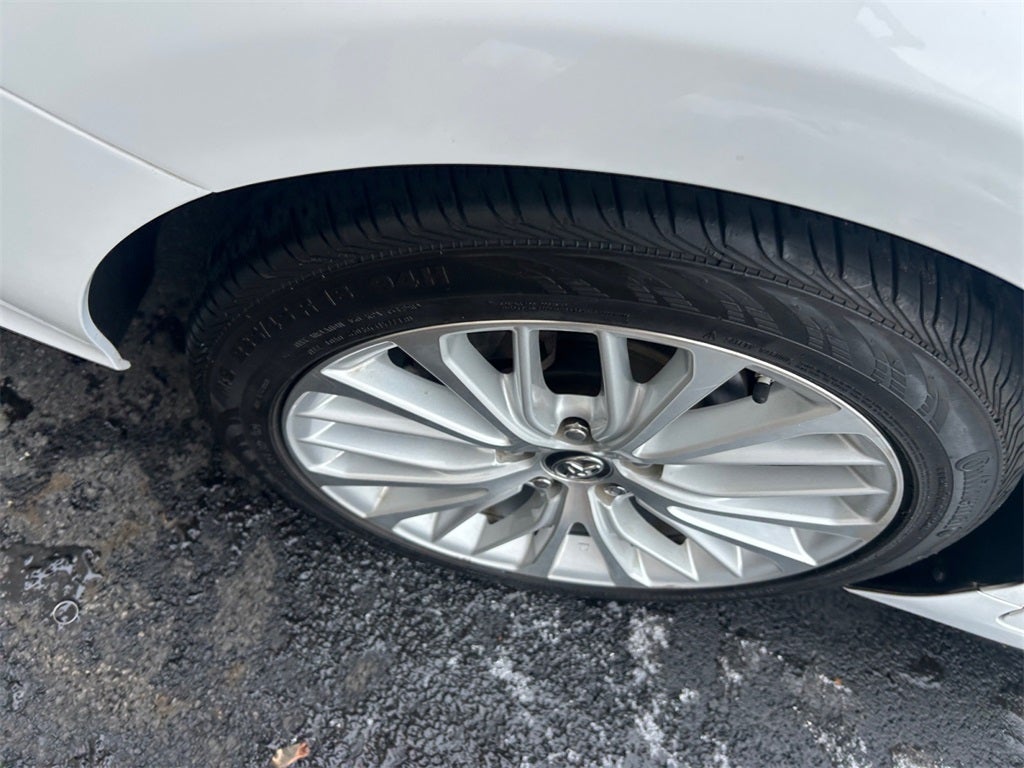 2019 Toyota Camry Hybrid XLE