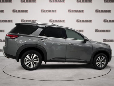 2022 Nissan Pathfinder SL