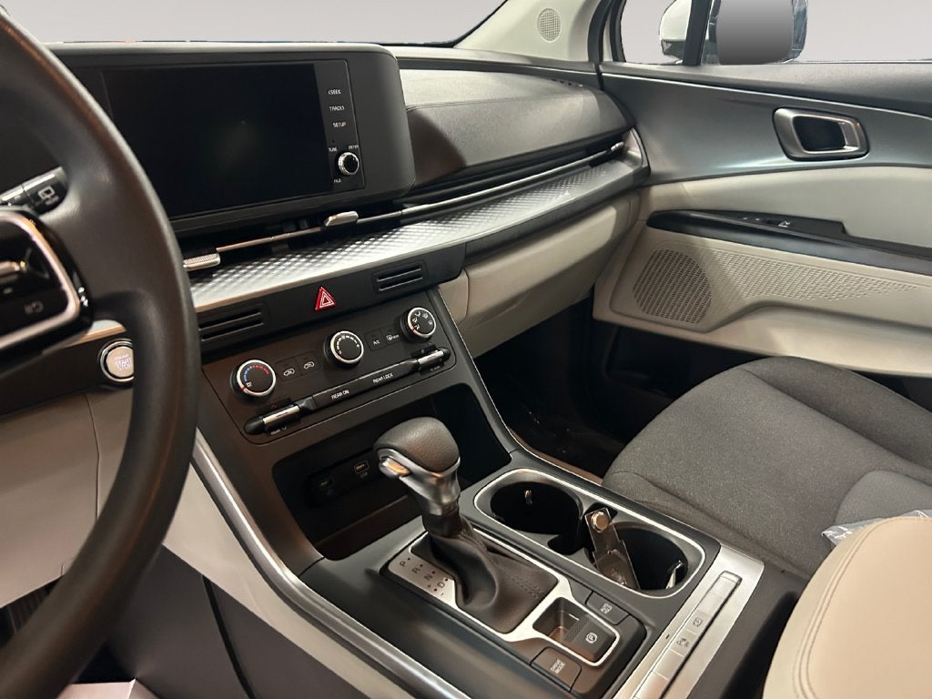 2022 Kia Carnival LX