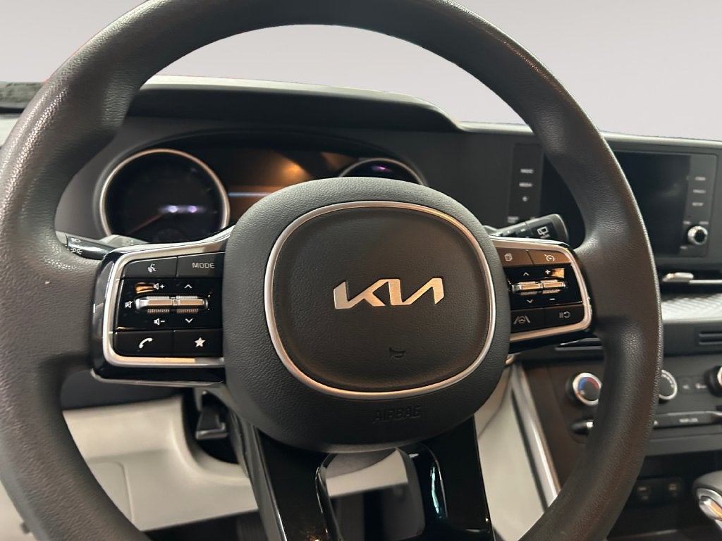 2022 Kia Carnival LX