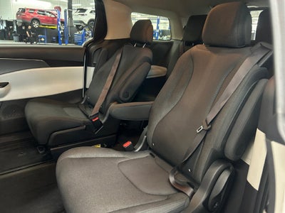 2022 Kia Carnival LX