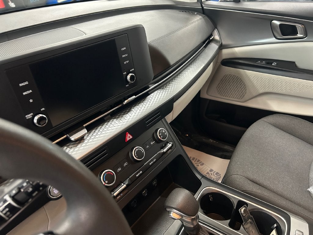 2022 Kia Carnival LX