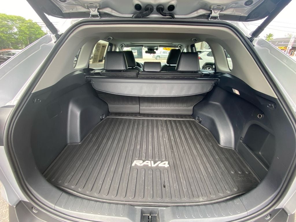 2024 Toyota RAV4 HYBRID XLE Premium