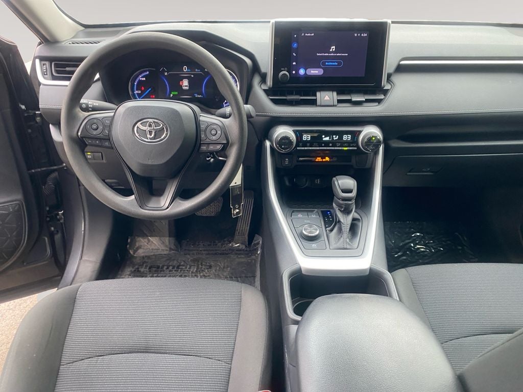 2024 Toyota RAV4 LE - Photo 10