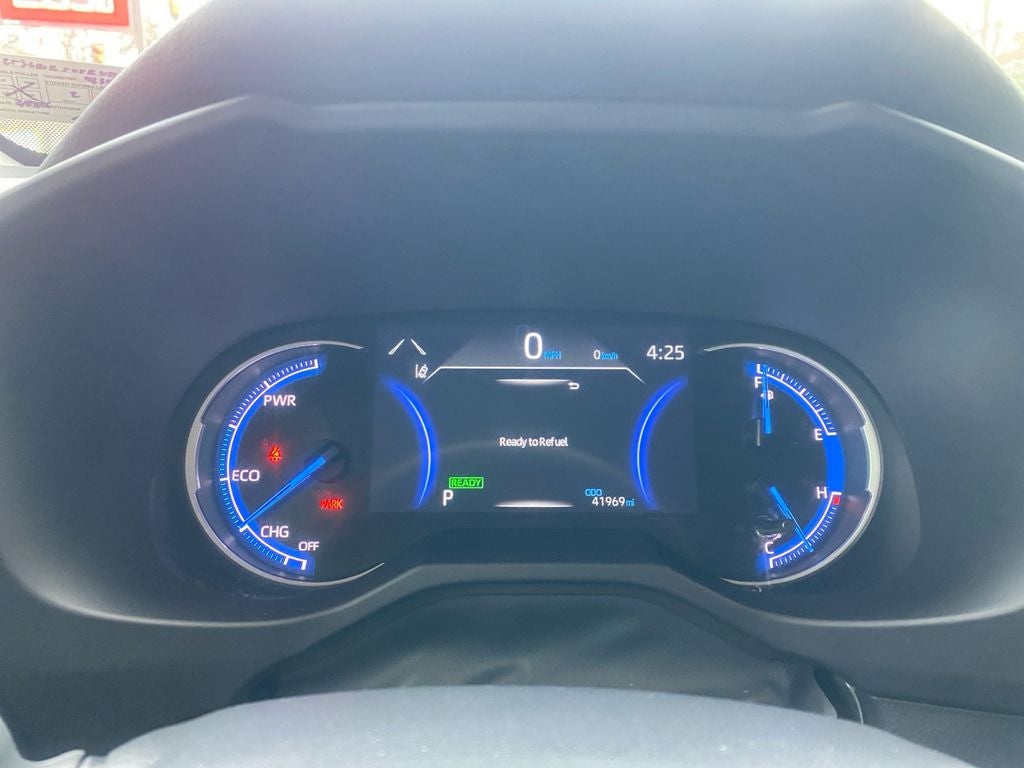 2024 Toyota RAV4 LE - Photo 16