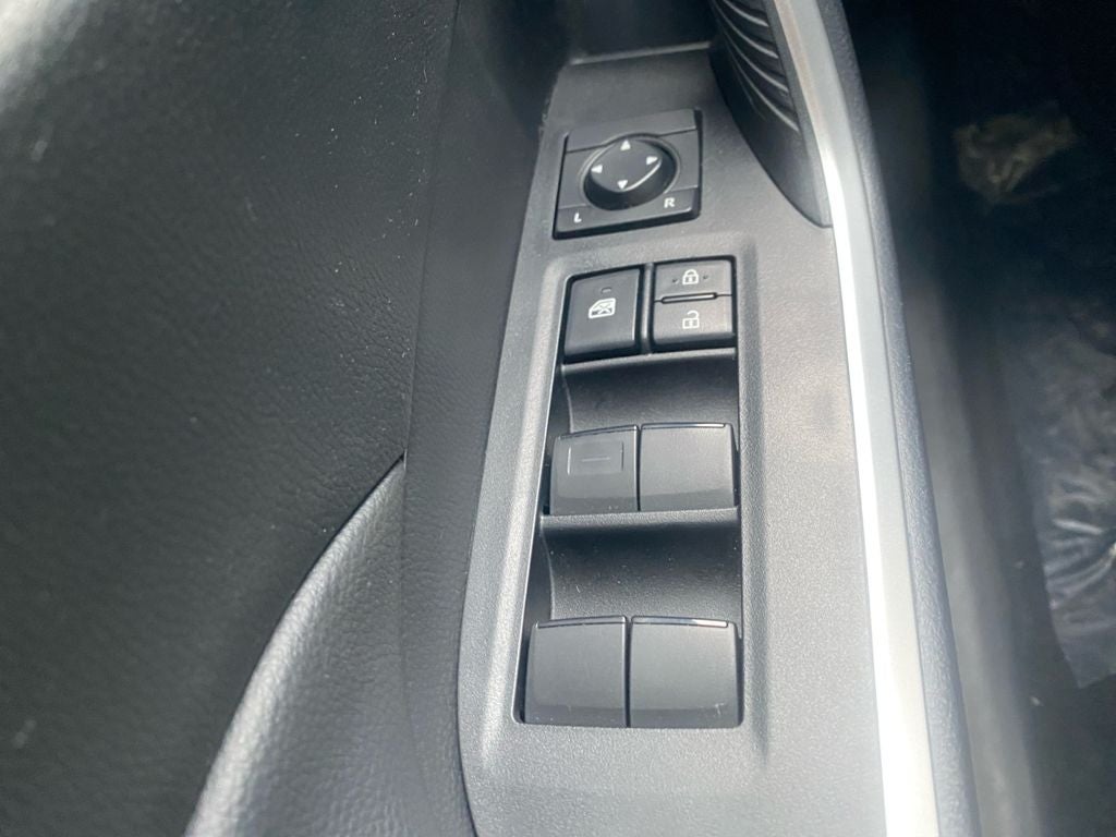 2024 Toyota RAV4 LE - Photo 17