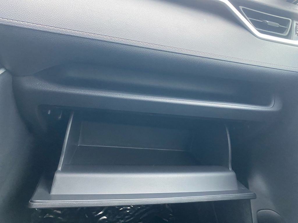 2024 Toyota RAV4 LE - Photo 25