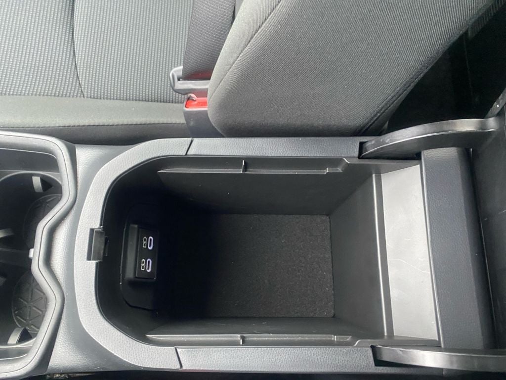 2024 Toyota RAV4 LE - Photo 27