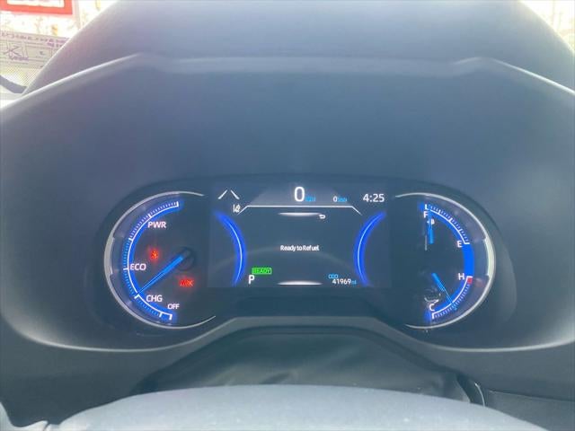 2024 Toyota RAV4 LE - Photo 46