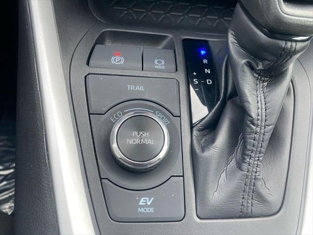 2024 Toyota RAV4 LE - Photo 53