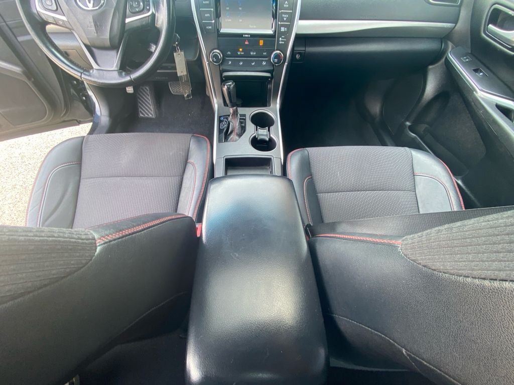 2016 Toyota CAMRY SE