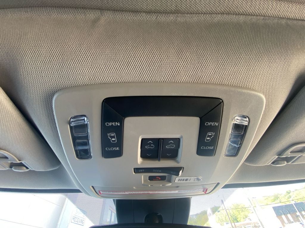 2023 Toyota SIENNA LE LE 8 Passenger