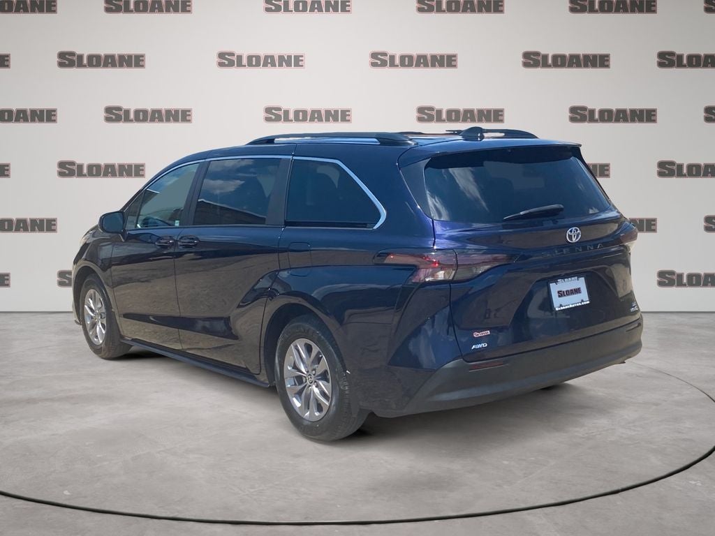 2023 Toyota Sienna LE 8 Passenger