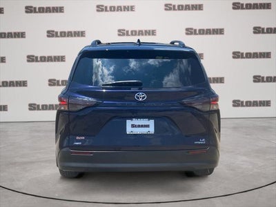2023 Toyota Sienna LE 8 Passenger
