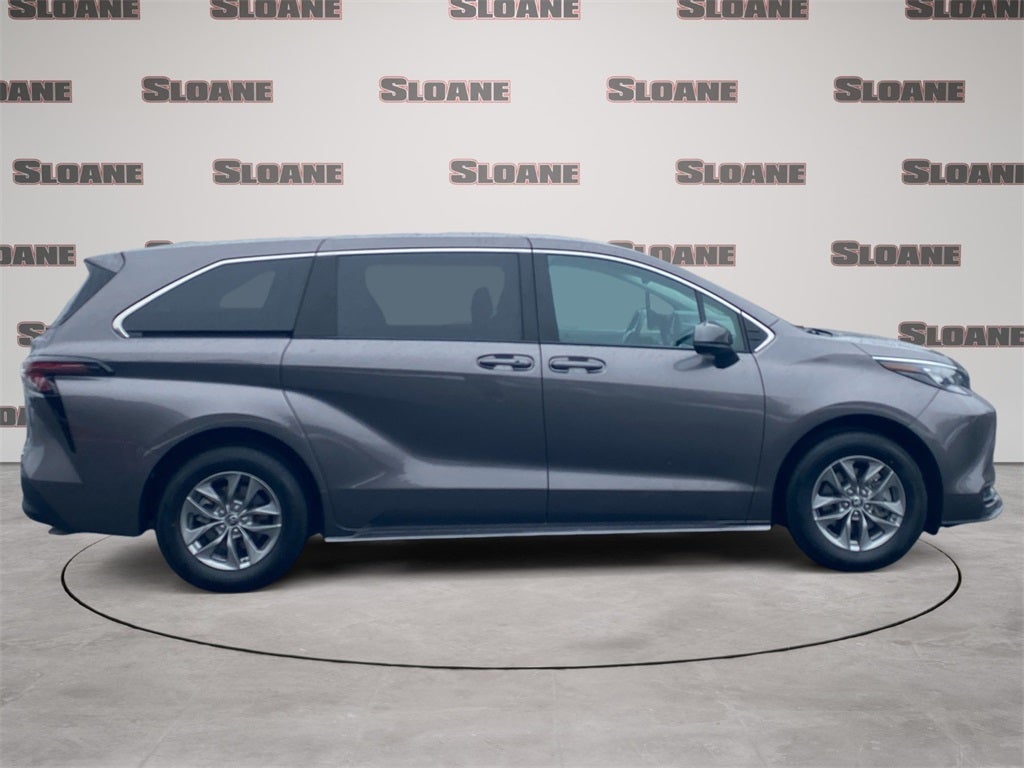 2024 Toyota SIENNA LE LE 8 Passenger