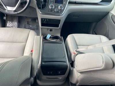 2019 Toyota SIENNA XLE 3.5L XLE 7 Passenger