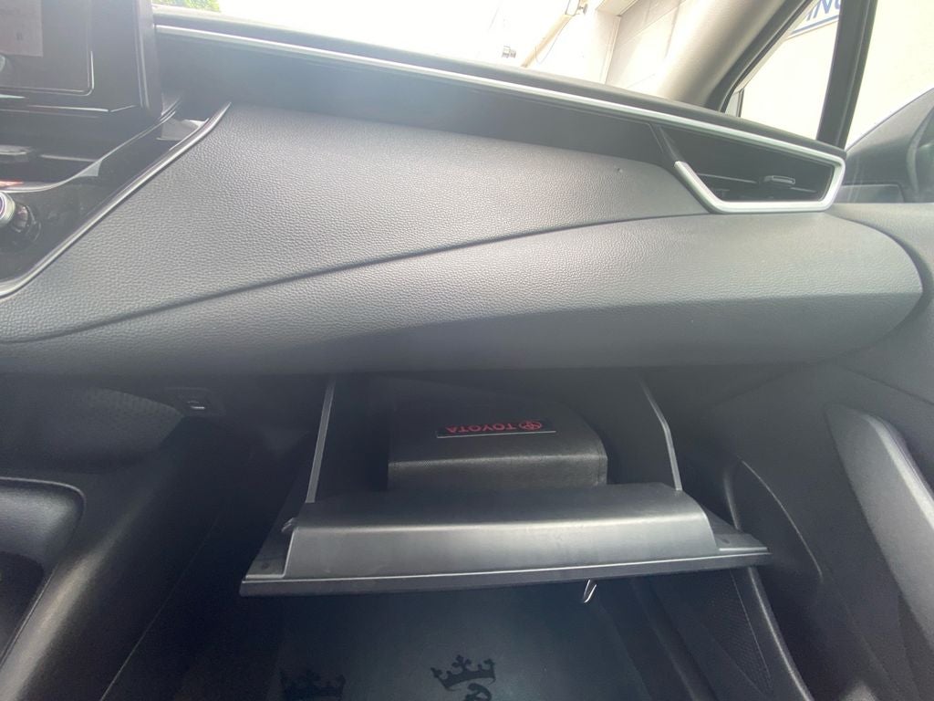 2025 Toyota Corolla LE - Photo 24