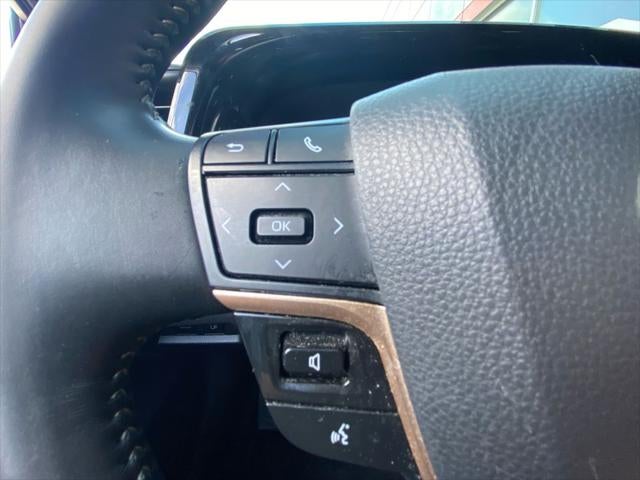 2024 Toyota CROWN XLE