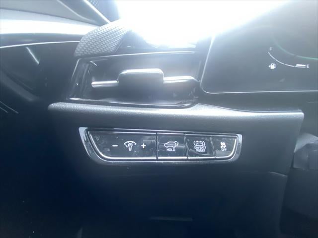 2023 Kia Niro SX