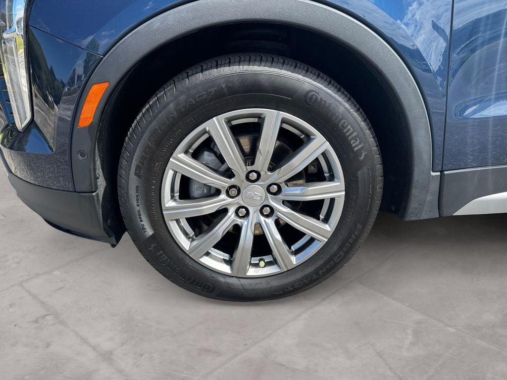2022 Cadillac XT4 Premium Luxury