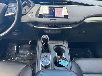 2022 Cadillac XT4 Premium Luxury