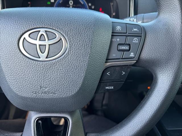 2025 Toyota CAMRY LE