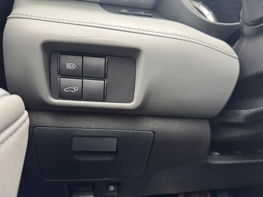 2020 Toyota Highlander LE