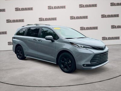 2025 Toyota SIENNA XLE AWD Woodland Edition