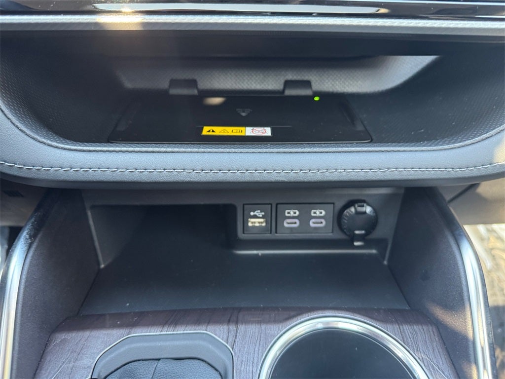 2023 Toyota HIGHLANDER HYBRD Platinum