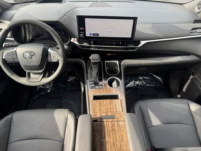 2025 Toyota SIENNA PLT AWD Platinum 7 Passenger