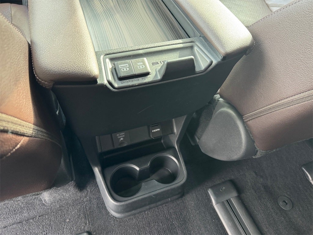2023 Toyota SIENNA PLT AWD Platinum 7 Passenger