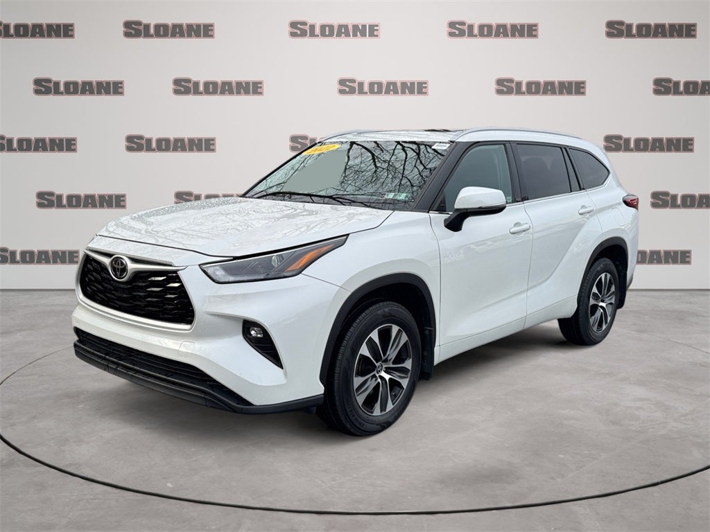 2022 Toyota HIGHLANDER XLE