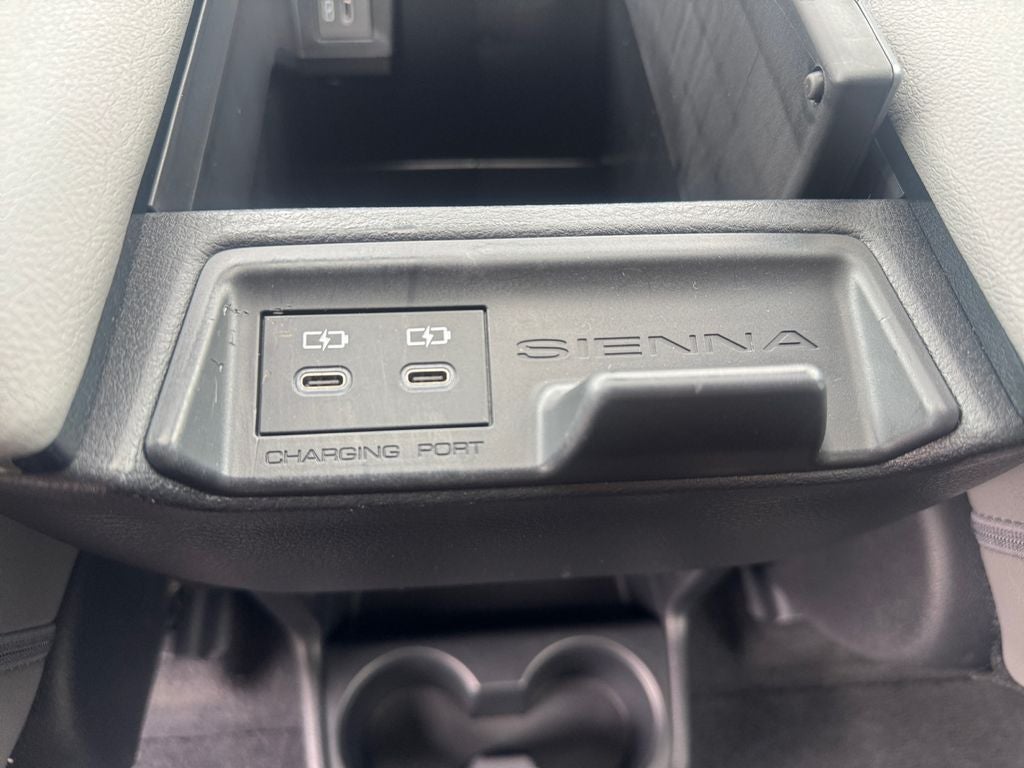 2025 Toyota Sienna XLE 7 Passenger