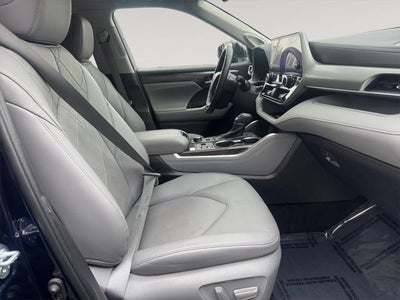2023 Toyota HIGHLANDER Platinum