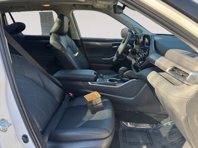 2026 Toyota Highlander Platinum