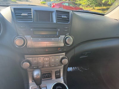 2010 Toyota HIGHLANDER SE