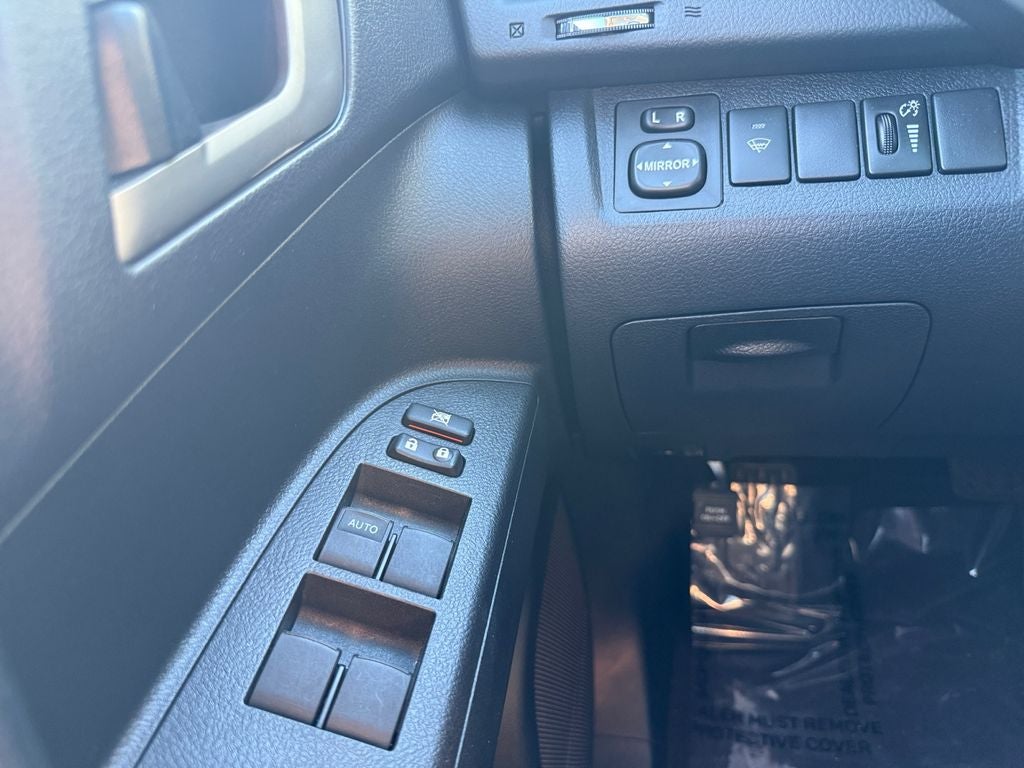 2010 Toyota HIGHLANDER SE