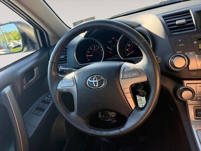 2010 Toyota HIGHLANDER SE