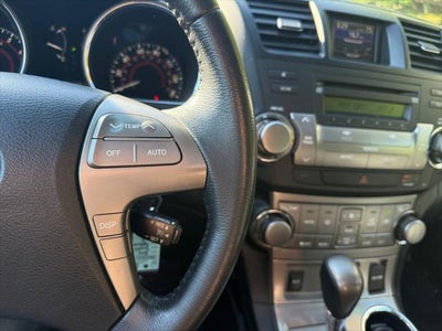 2010 Toyota HIGHLANDER SE