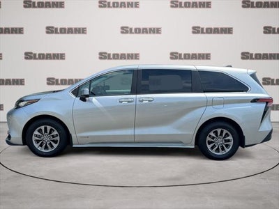 2021 Toyota Sienna LE 8 Passenger