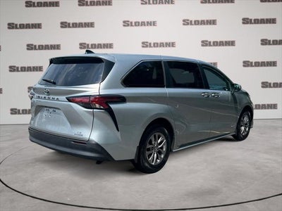 2021 Toyota Sienna LE 8 Passenger