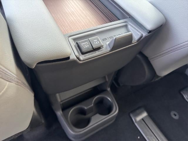 2024 Toyota SIENNA XLE AWD XLE 7 Passenger