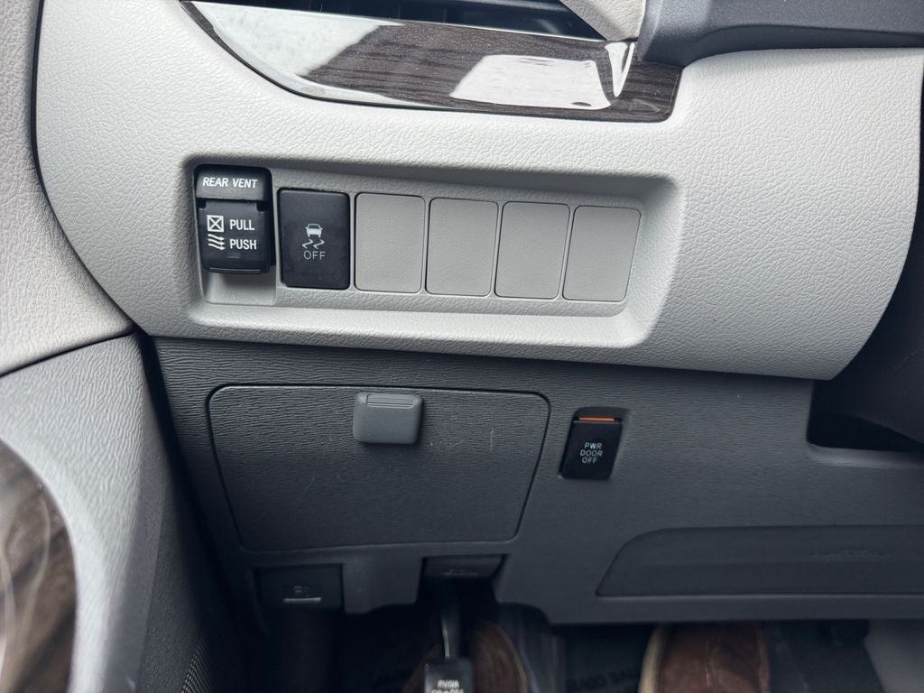 2020 Toyota SIENNA XLE 3.5L XLE