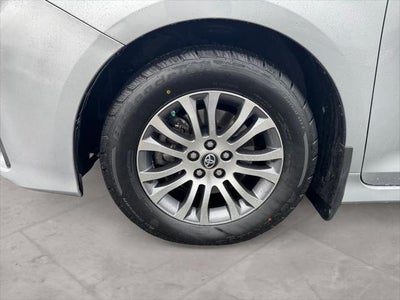 2020 Toyota SIENNA XLE 3.5L XLE