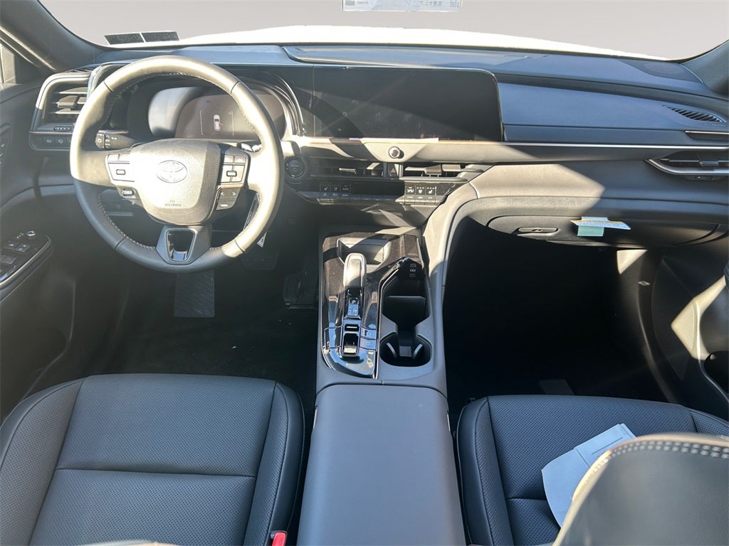 2025 Toyota CROWN SIGNIA XLE