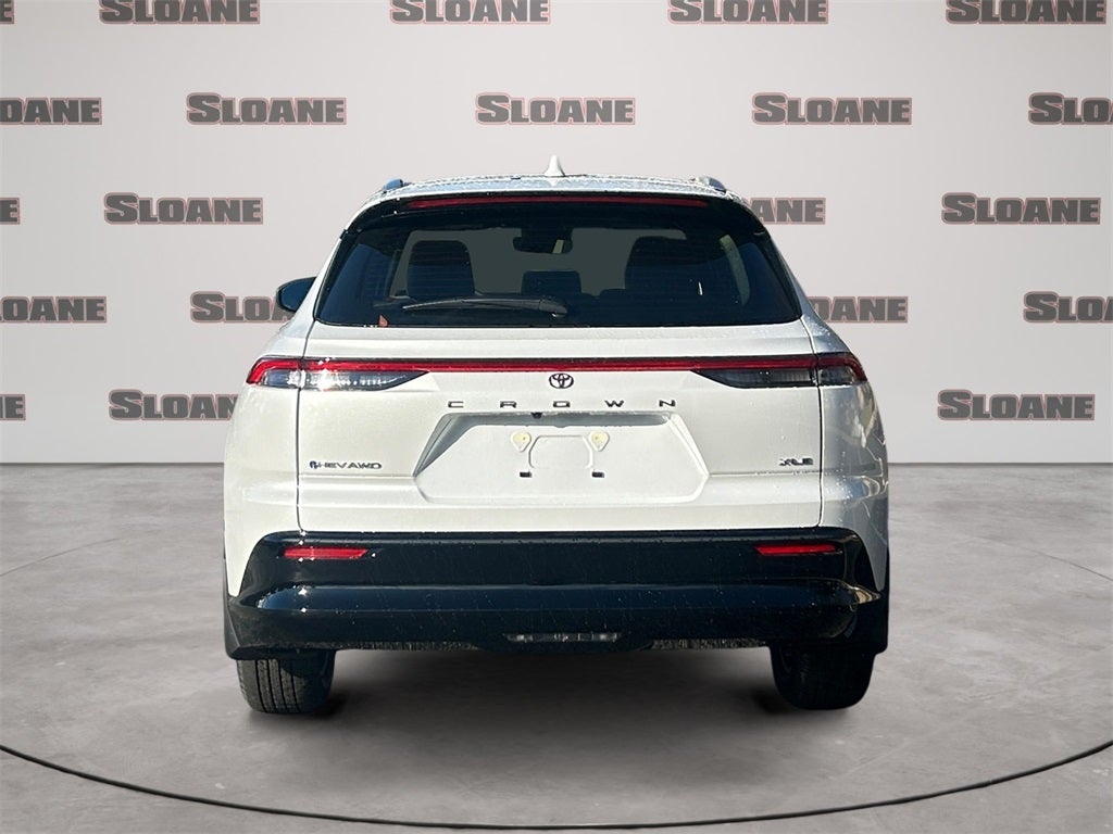 2025 Toyota CROWN SIGNIA XLE