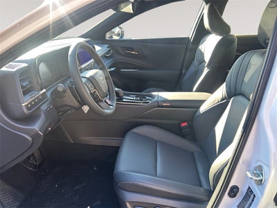 2025 Toyota CROWN SIGNIA XLE