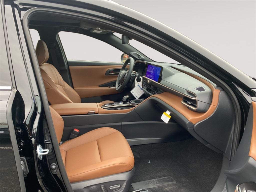 2025 Toyota CROWN SIGNIA Limited