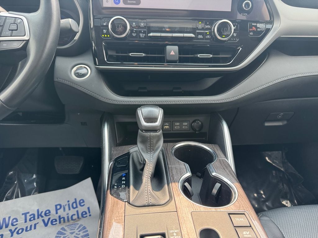 2024 Toyota Highlander Hybrid Platinum