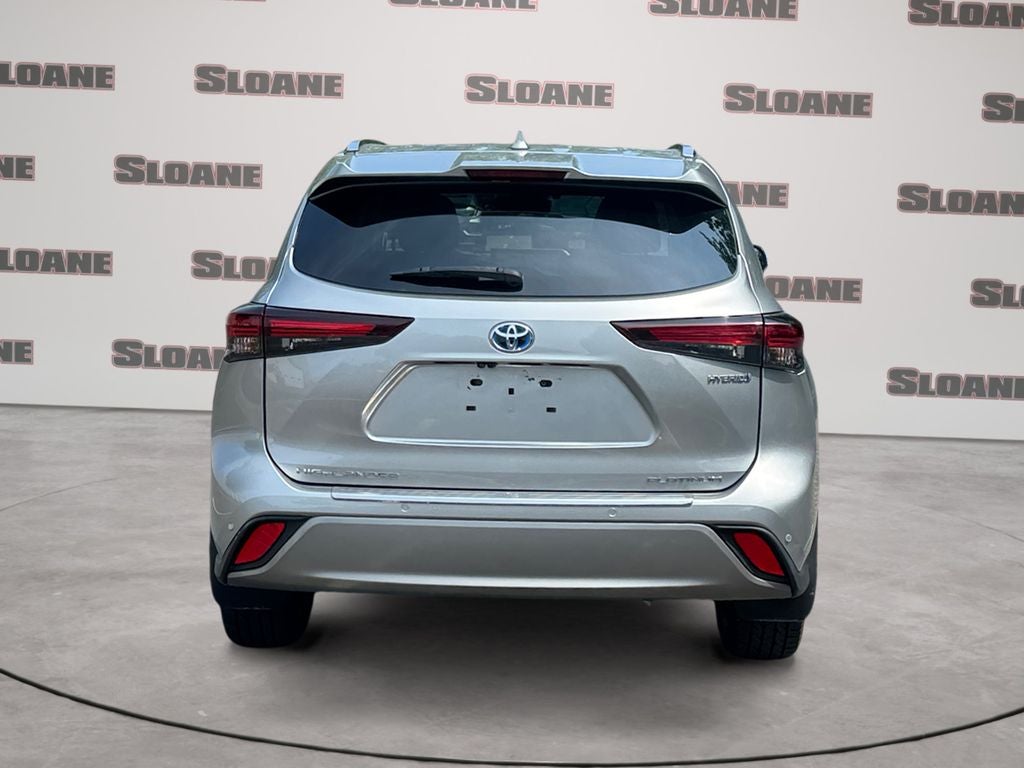 2024 Toyota Highlander Hybrid Platinum